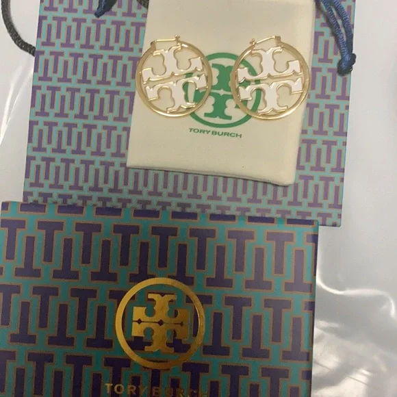 Authentic Tory Burch Gold Logo Hoop Earrings NWT Fast ship - Picture 3 of 5